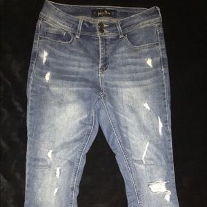 Women’s medium wash jeans size 7/27     W-27 L-27